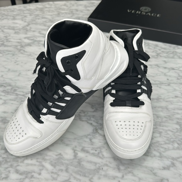Versace authentic - lateral Medusa strap high top sneakers - Picture 2 of 4